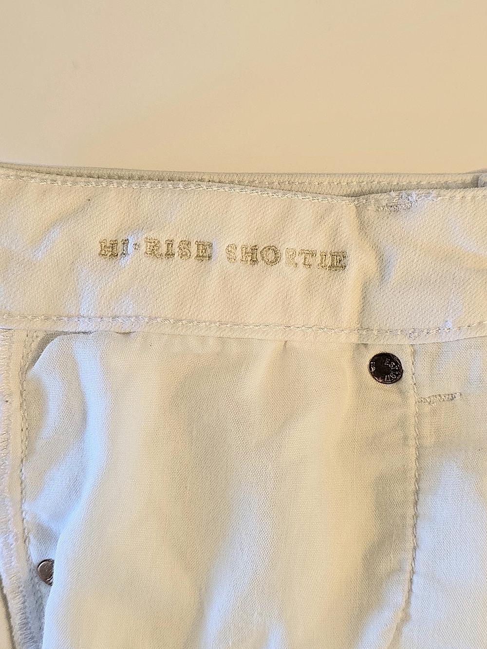 American Eagle Hi-Rise Shorty Shorts Sz 10 White Factory Destroyed Stretch EUC - Picture 4 of 6